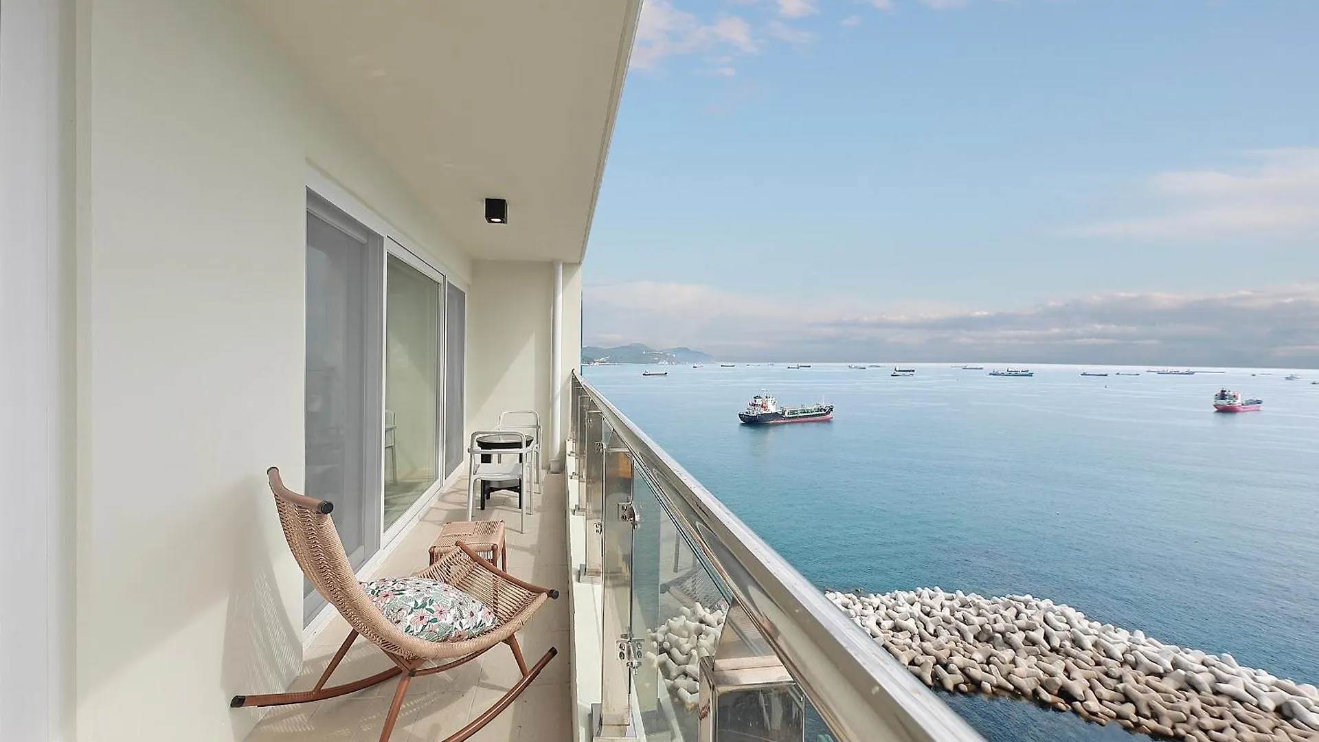 Elmomento Songdo Apartment Busan