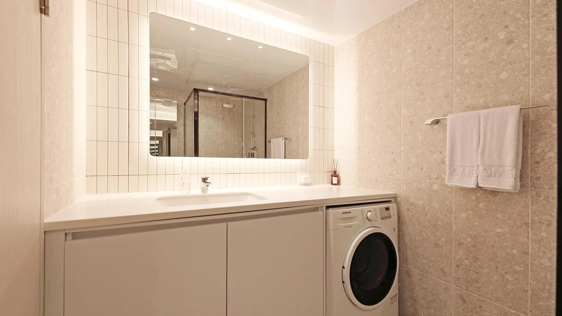 Elmomento Songdo Apartment Busan 0*,  South Korea